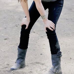 Frye Veronica Short Boots, Black Leather.